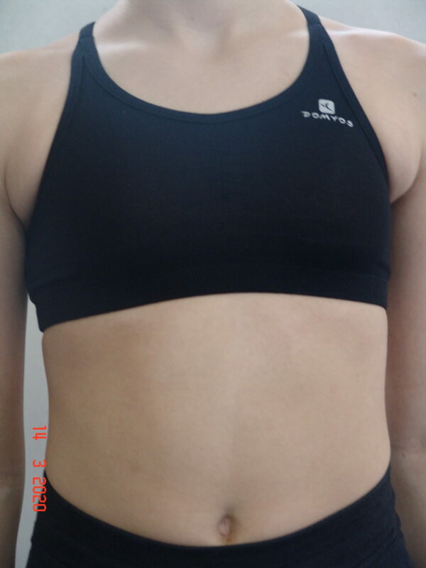 Brassière noire croisée dos