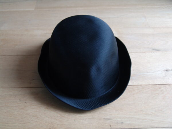 Chapeau noir melon
