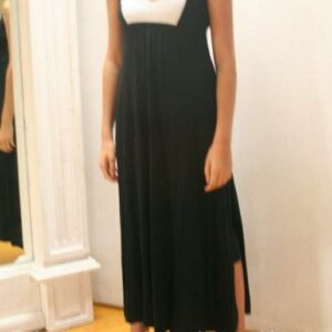 Robe noire longue fendue plastron blanc dos nus
