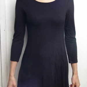Robe noire fluide courte col rond