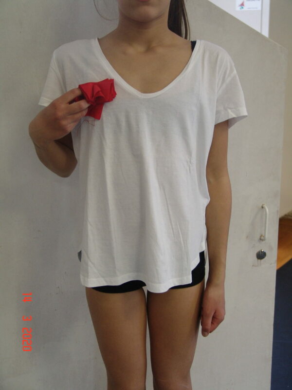 Tee-shirt blanc manche courte col rond profond