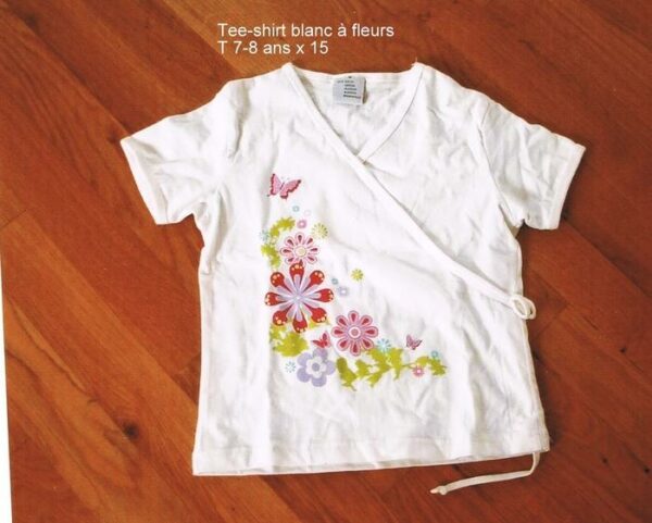 Tee-shirt blanc avec fleurs
