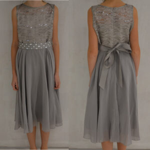 Robe grise haut brillant bas voile