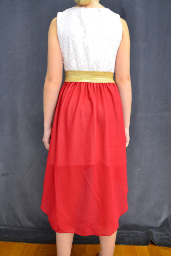 Robe rouge, dentelle rose, ceinture doré – Image 2