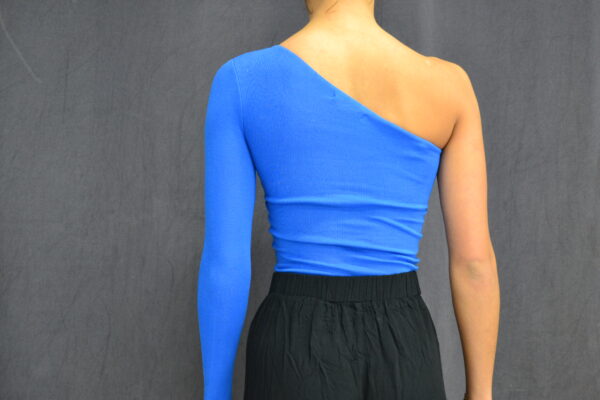 Body bleu asymétrique 1 manche longue – Image 2