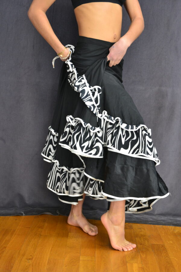 Jupe flamenco noire et blanche – Image 2