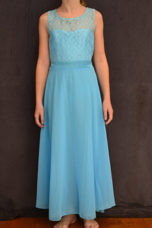 Robe bleu clair haut dentelle