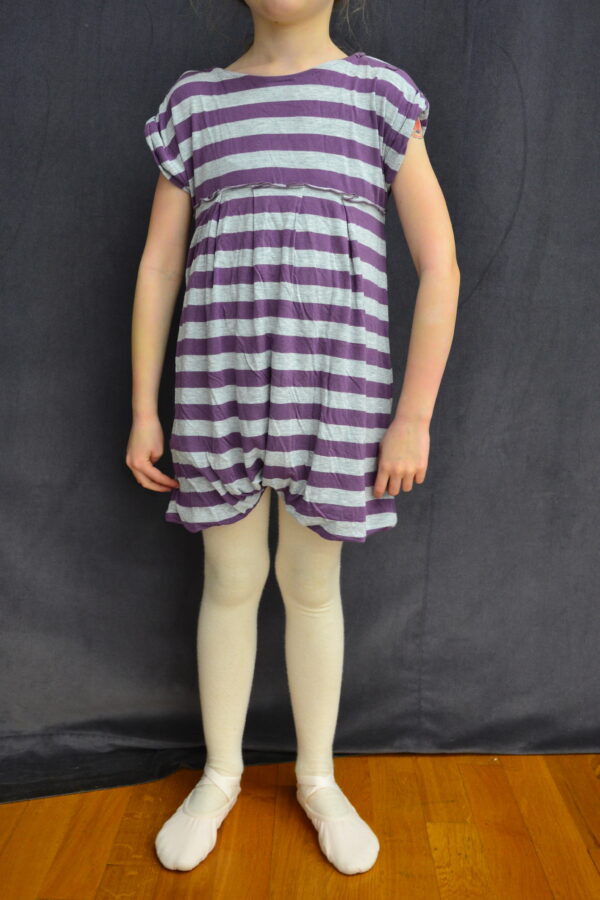 Robe grise rayée manches courtes forme boule, différents coloris