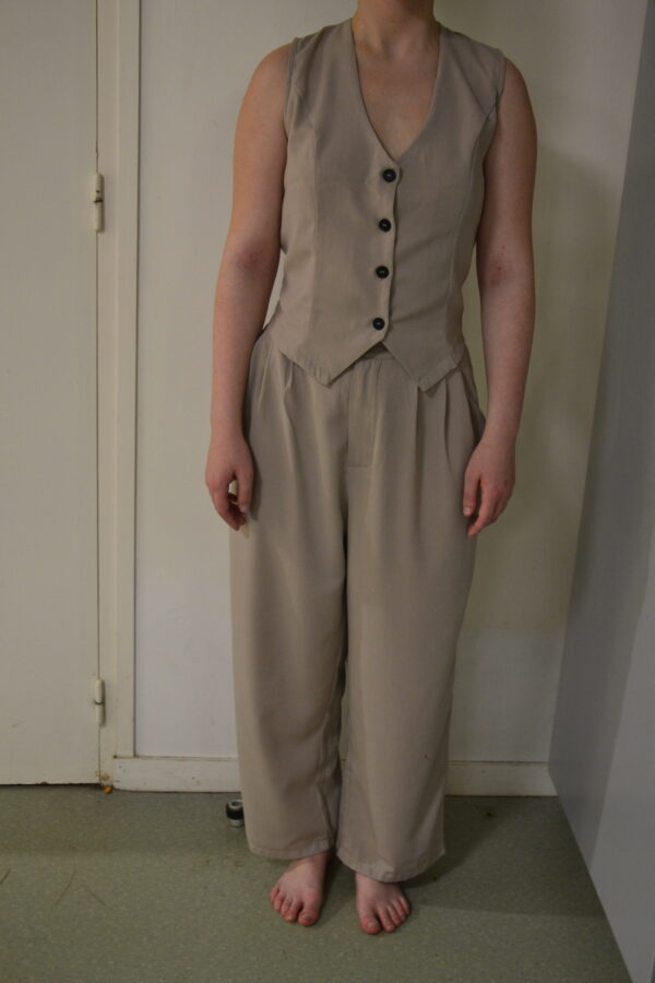 Pantalon tailleur, différents coloris