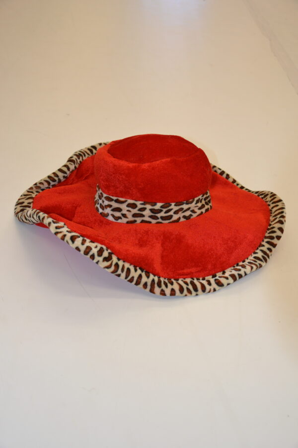 Chapeau velours rouge déco panthère