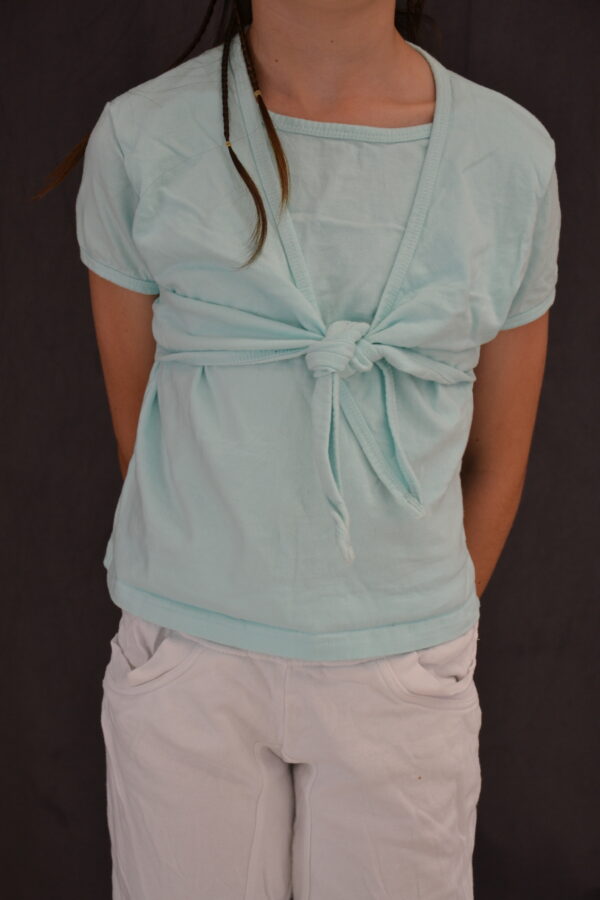 Tee-shirt vert clair + nœud devant