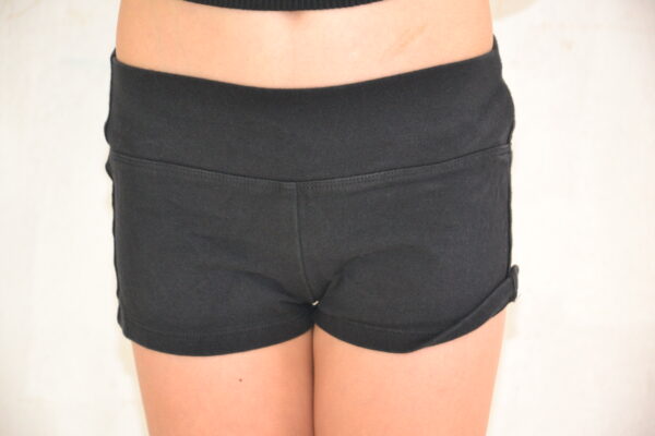 Short noir