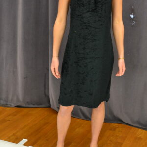 Robe longue noire velours râpé dos nu